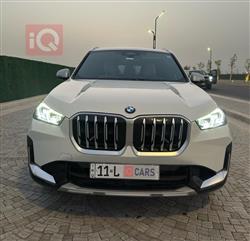 بی ئێم دەبڵیو X1